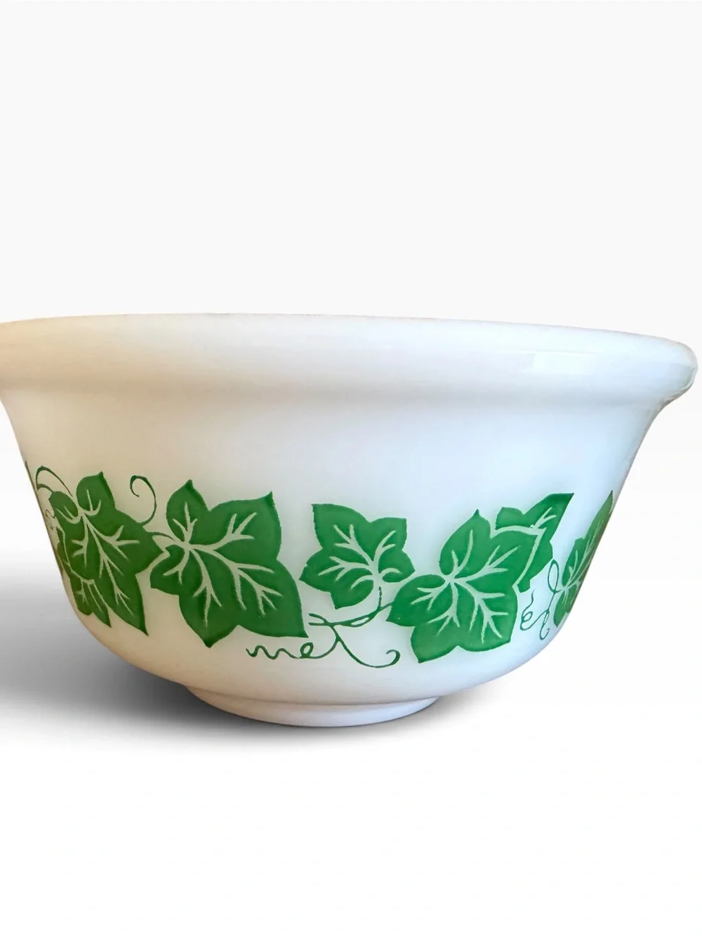 Hazel Atlas Vintage Green Ivy Leaves Milk Glass Nesting Bowls One 5” One 7” EC